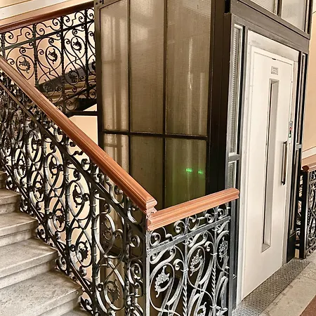 Izabella Downtown Delight Apartment Budapest