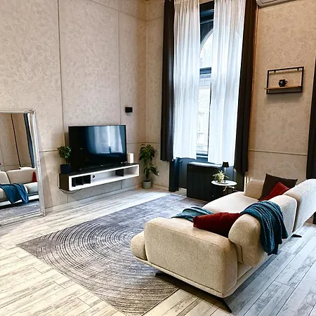 Apartment Izabella Downtown Delight *